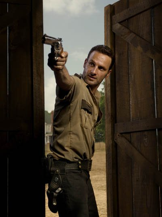 Illustration for article titled The Walking Dead season 2 promo and character photos